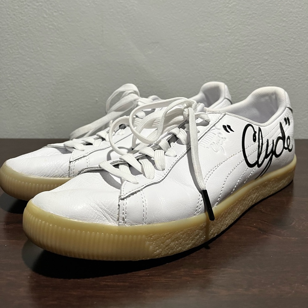 Puma Clyde core sneakers size 10